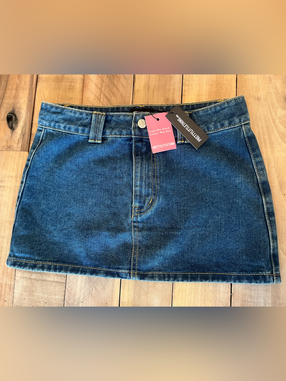 Pretty Little Thing Indigo Vintage Wash Denim Mini Skirt Size 4. NWT.